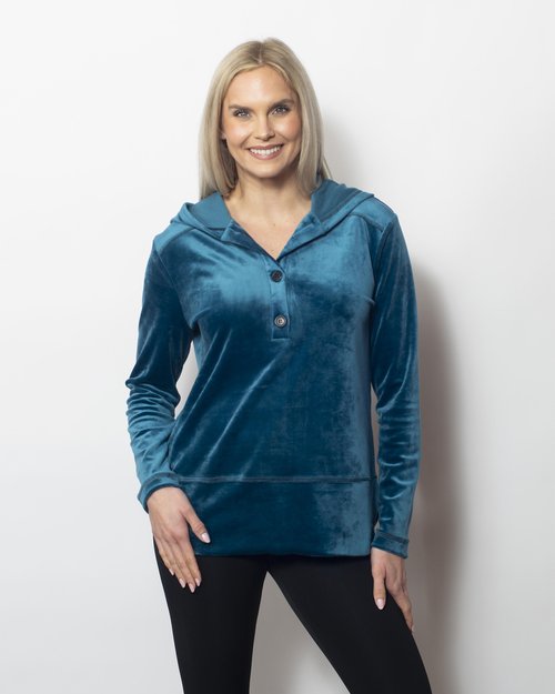 Snoskins Plush Microfleece V-Neck Pullover oversized fit, high low shaped hem Contrast Trim 82619-24F