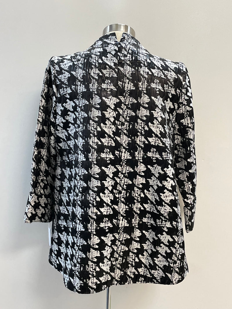 IC Black and White Jacket 5376J