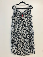 Final Sale Carre Noir Dress Size M