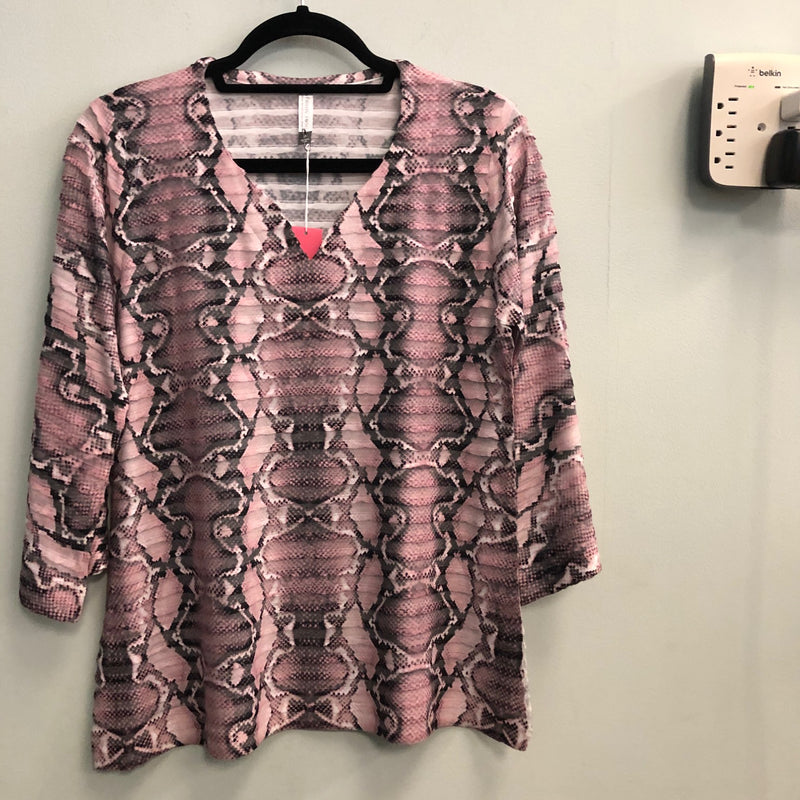 Whimsey Rose top Pink Python print