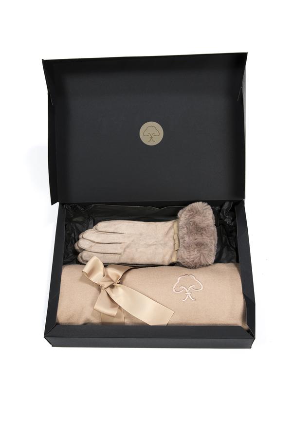 Jayley Gift set: Cashmere Blend and Faux Suede Gift SetJXMS165A-06 -