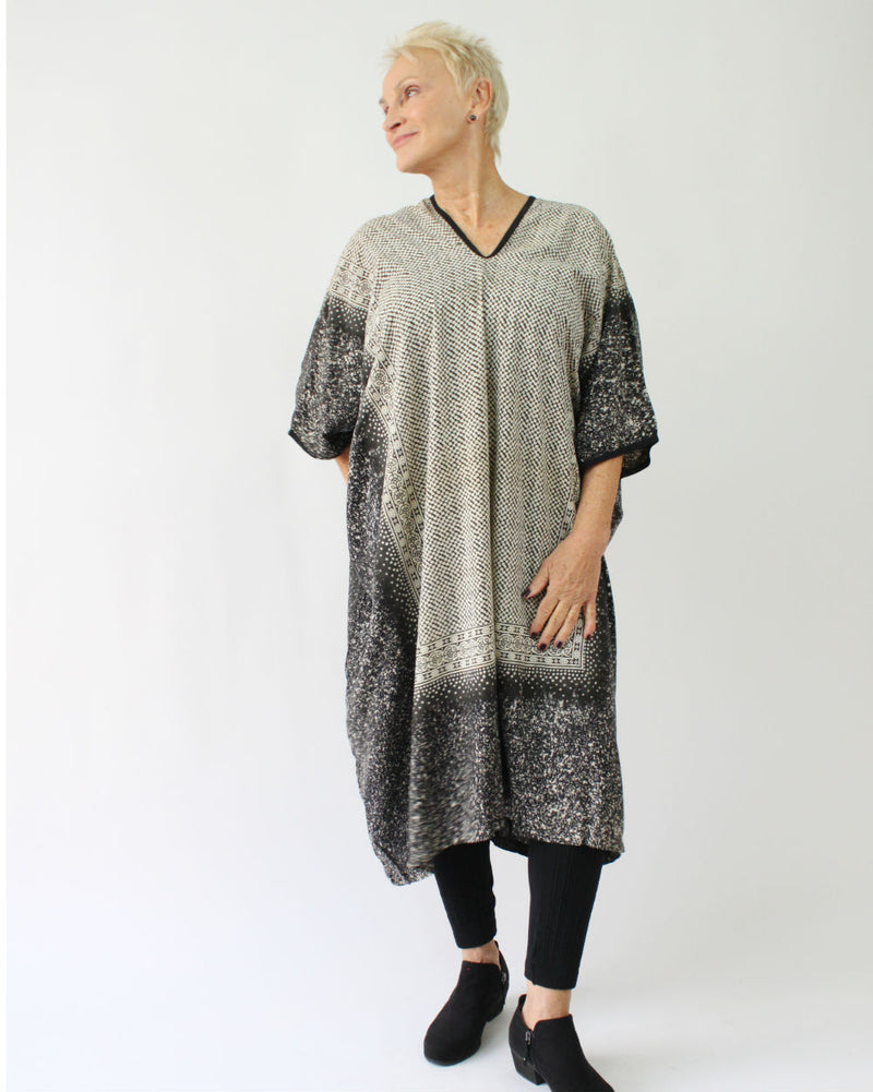 V Neck Ancient Maxi O/S